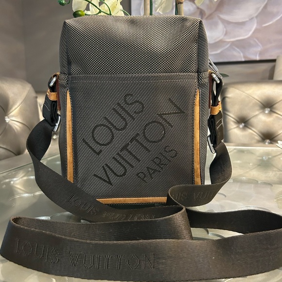 Louis Vuitton Damier Geant Citadin Messenger Bag - Picture 1 of 16